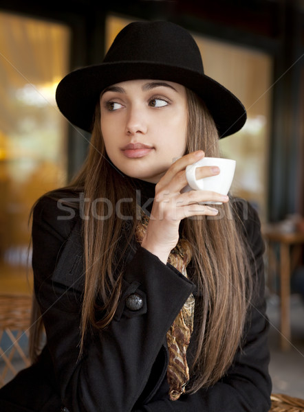 Kawy przepiękny brunetka portret kobieta czarny Zdjęcia stock © lithian