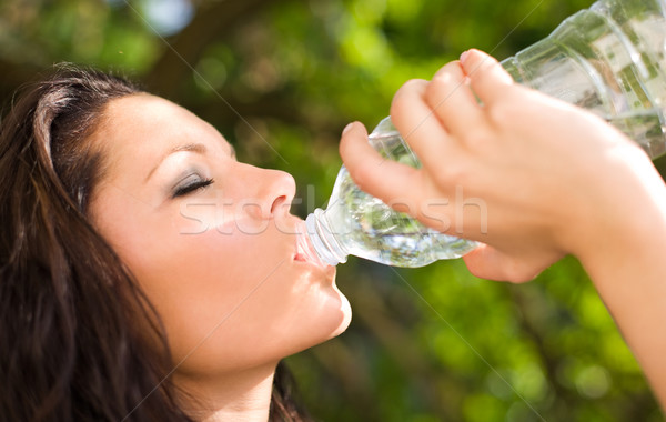 Water drinken mooie jonge brunette zonneschijn Stockfoto © lithian