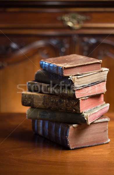 Tajemniczy patrząc książek martwa natura starożytnych elegancki Zdjęcia stock © lithian