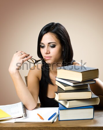 Foto stock: Retrato · esgotado · jovem · estudante · livros