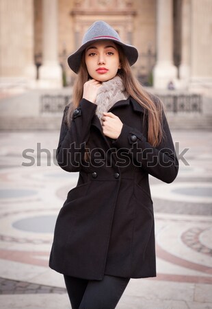 Zarif kış moda portre genç esmer Stok fotoğraf © lithian