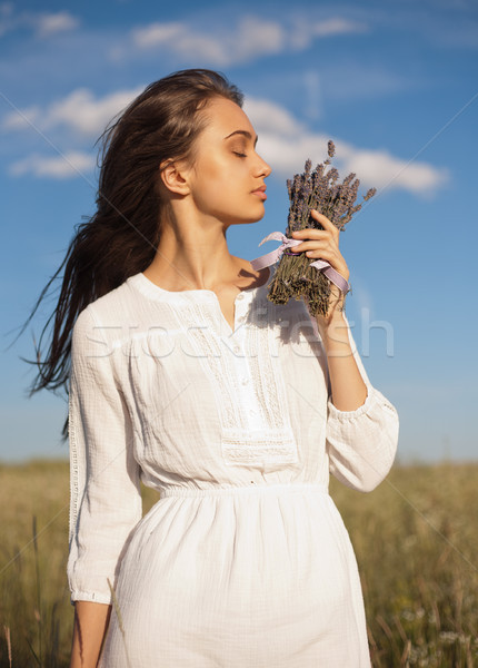 Geur lavendel portret jonge brunette schoonheid Stockfoto © lithian