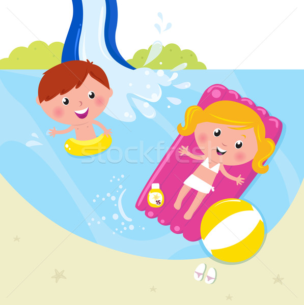 Vacanta de vara doua copii piscină drăguţ copii Imagine de stoc © lordalea
