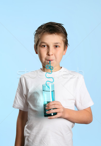 Spragniony chłopca wody szkła dziecko pitnej Zdjęcia stock © lovleah