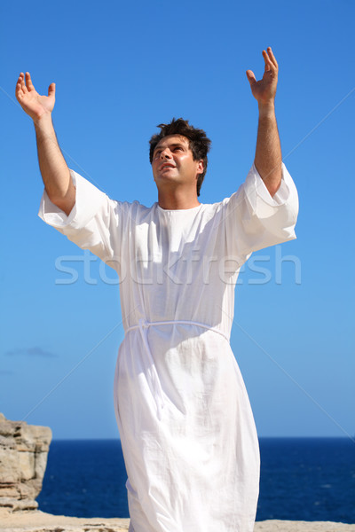 Gott Mann weiß robe Hände angehoben Stock foto © lovleah