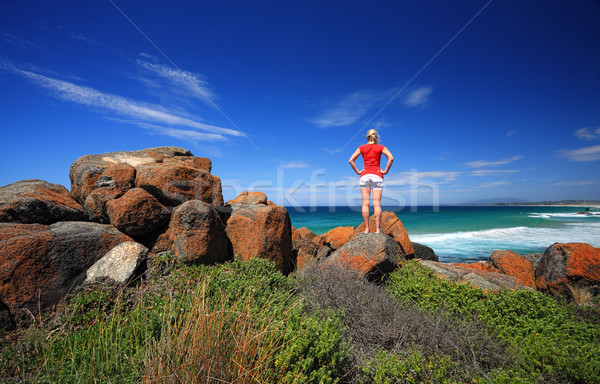 Roşu roci safir oceanele Australia femeie Imagine de stoc © lovleah