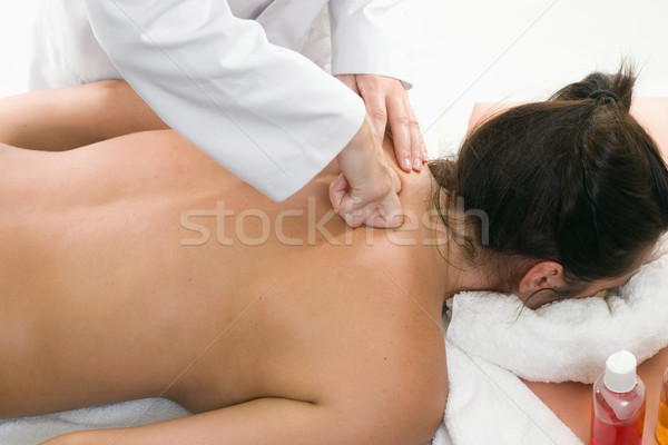 Tief Gewebe Massage Frau Kneten Gesundheit Stock foto © lovleah