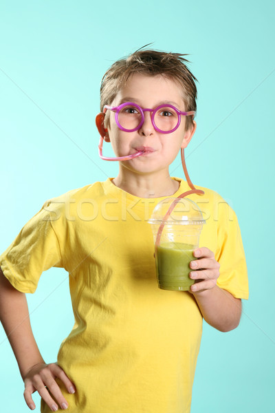 Stock fotó: Finom · egészséges · ital · dzsúz · vidám · fiú · gyümölcslé