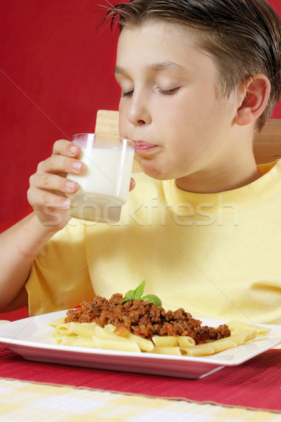 Iszik tápláló tej gyermek fiú pohár Stock fotó © lovleah
