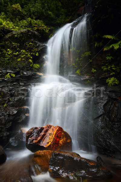 Spokojny wodospad idylliczny niebieski góry krótki Zdjęcia stock © lovleah