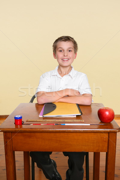 Glücklich Schule Studenten Sitzung up Stock foto © lovleah