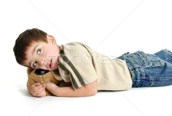 Gyermek pihen felfelé néz gondolkodik kisgyerek fiú Stock fotó © lovleah