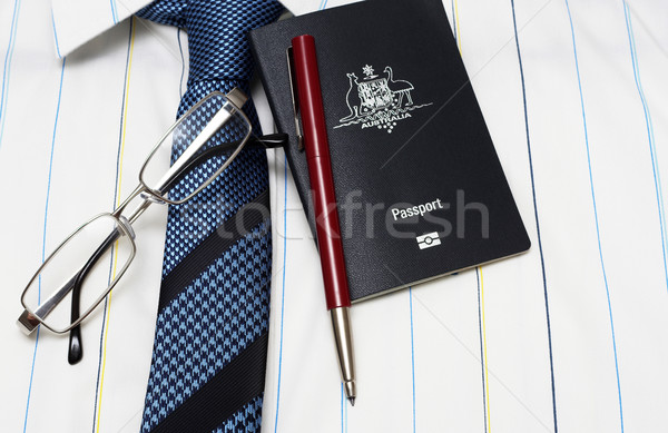 [[stock_photo]]: Voyage · d'affaires · passeport · verres · bleu · homme · d'affaires