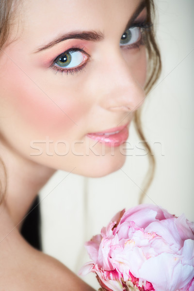 Meisje lang haar groene ogen mooie brunette vroeg Stockfoto © lubavnel