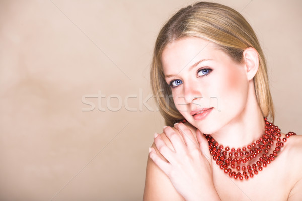 Mooie jonge vrouw natuurlijke make lang blond haar Stockfoto © lubavnel