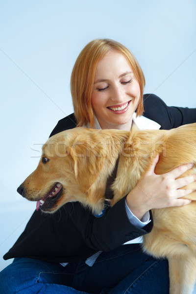 Boldog nő golden retriever vörös hajú nő fekete kabát Stock fotó © lubavnel