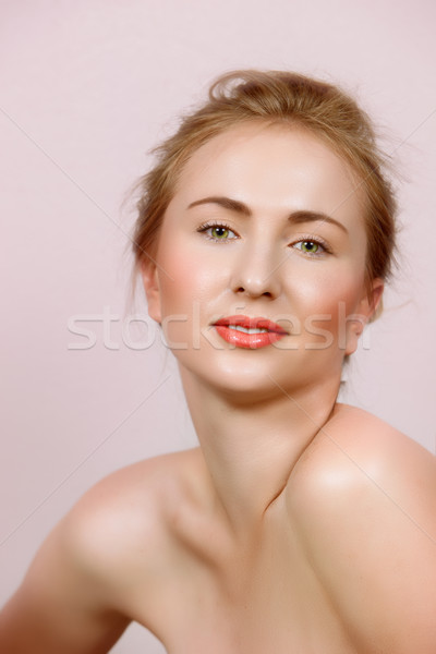 Blond Frau natürlichen Make-up rosa schöne Frau Stock foto © lubavnel