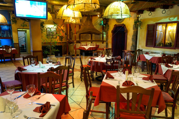 Olasz étterem hagyományos belső fény üveg piros Stock fotó © luckyraccoon