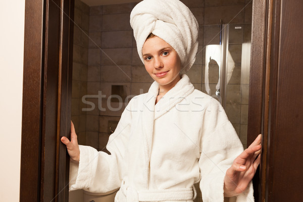 Stockfoto: Jonge · vrouw · gewaad · witte · hotel · huid