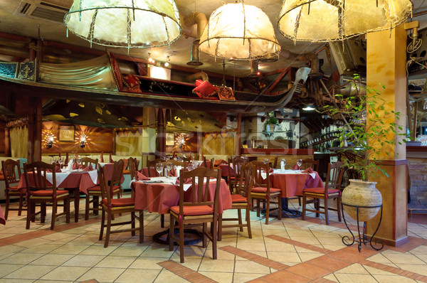 意大利餐廳 傳統 室內 光 玻璃 餐廳 商業照片 © luckyraccoon