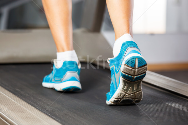 Foto stock: Mujer · ejecutando · noria · gimnasio · invierno · tren