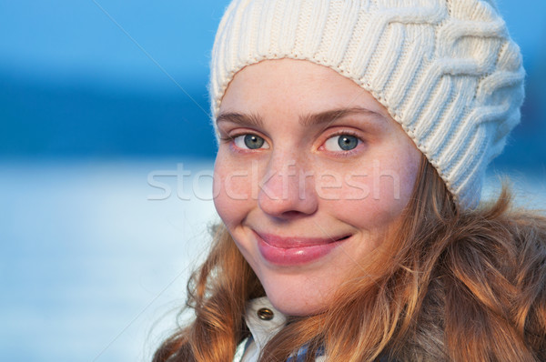 肖像 年輕 漂亮的女人 冬天 女子 女孩 商業照片 © luckyraccoon