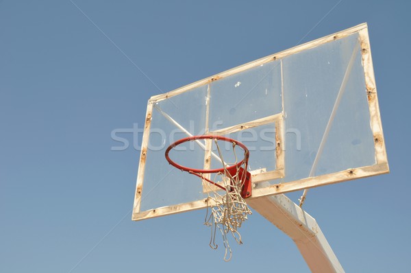 Basketbal oude outdoor blauwe hemel sport achtergrond Stockfoto © luissantos84