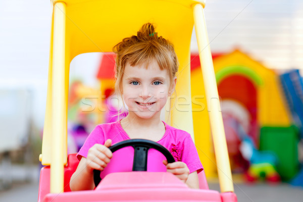 Foto d'archivio: Bambini · ragazza · guida · giocattolo · auto