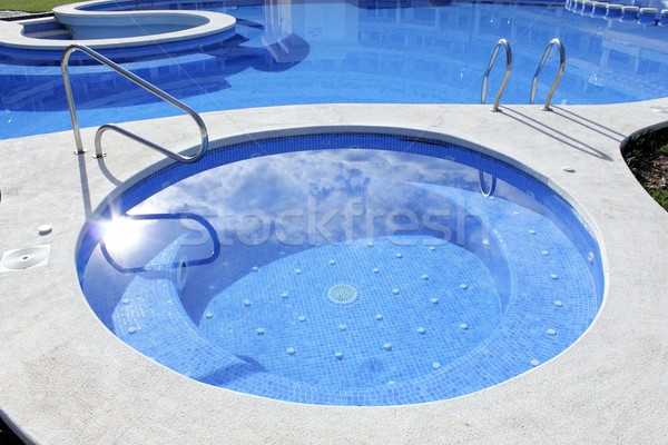 Jacuzzi zewnątrz niebieski basen szczęśliwy Zdjęcia stock © lunamarina