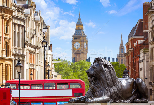 Londra kare saat kentsel otobüs Retro Stok fotoğraf © lunamarina