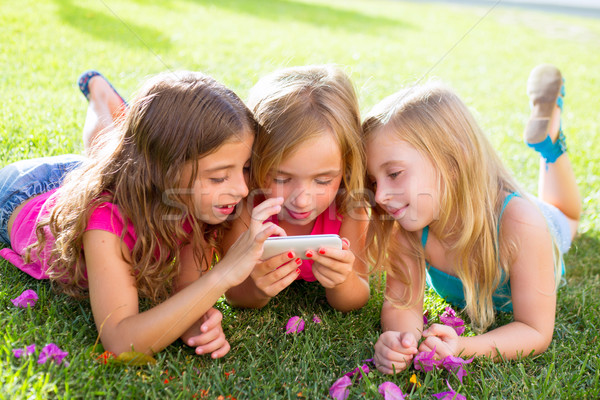 Foto stock: Crianças · amigo · meninas · jogar · internet