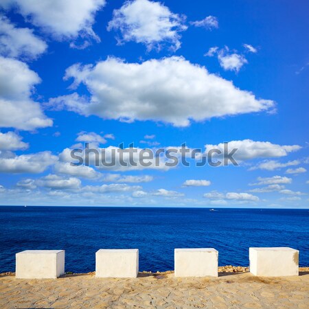 Mediterrán tenger tengerparti kilátás fehér mérföldkövek Stock fotó © lunamarina