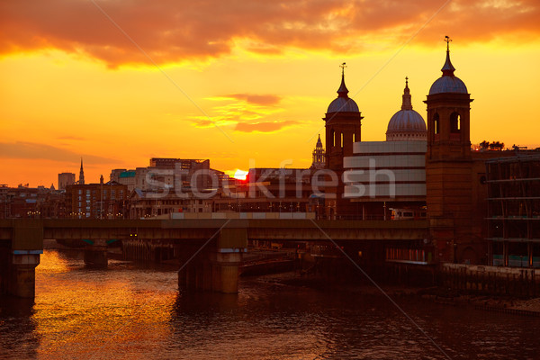 Londres coucher du soleil thames london bridge ville orange [[stock_photo]] © lunamarina