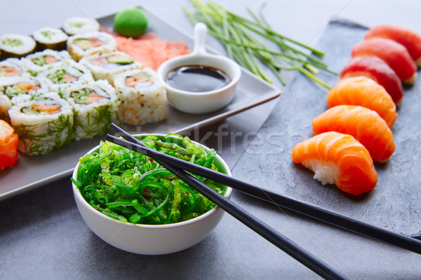 Sushis maki sauce de soja wasabi Californie rouler Photo stock © lunamarina