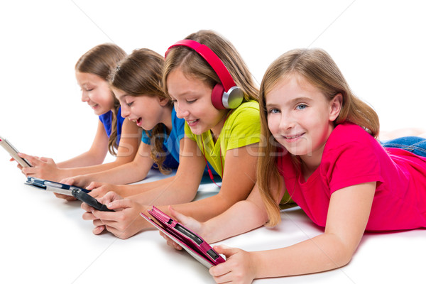 Zusters kid meisjes tech rij familie Stockfoto © lunamarina