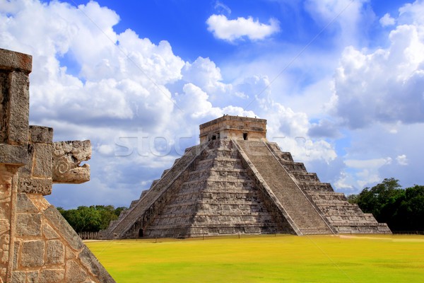 奇琴伊察 蛇 金字塔 寺廟 墨西哥 天空 商業照片 © lunamarina