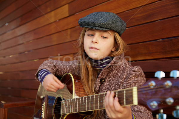 Blond Kid fille jouer guitare hiver [[stock_photo]] © lunamarina