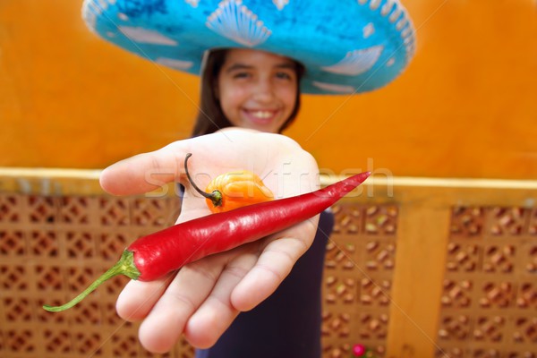 墨西哥人 女孩 紅色 熱 辣椒 帽子 商業照片 © lunamarina