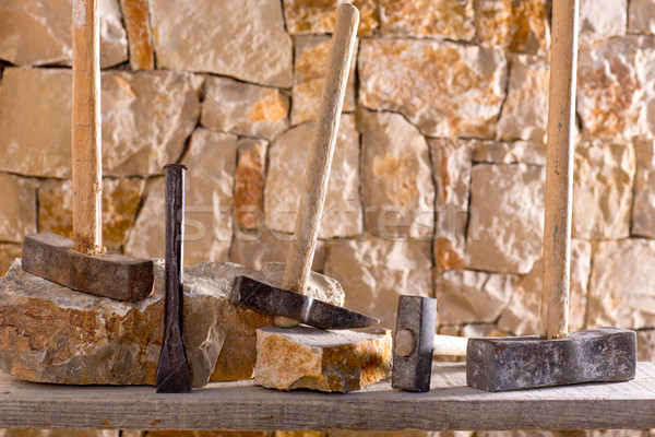 Stock foto: Hammer · Werkzeuge · Mauerwerk · Arbeit · Maurer · Steinmauer