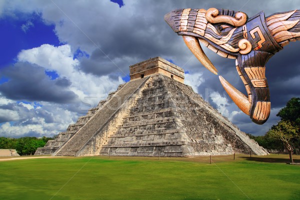 Ancient Kukulcan Mayan temple chichen itza snake Stock photo © lunamarina