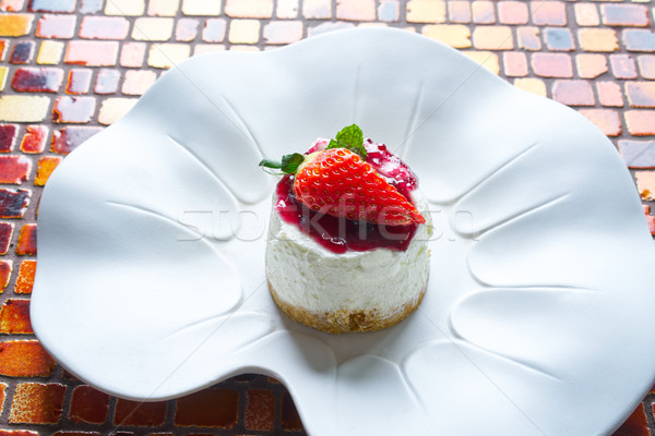 Stock foto: Käsekuchen · Preiselbeeren · Sauce · Dessert · Essen · Hintergrund