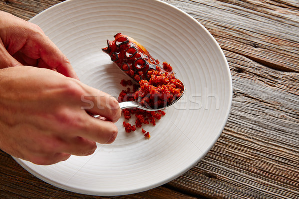 Grillés poulpe croustillant saucisse chef main [[stock_photo]] © lunamarina