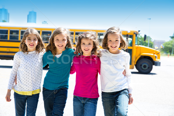 Сток-фото: школы · девочек · друзей · ходьбе · школьный · автобус