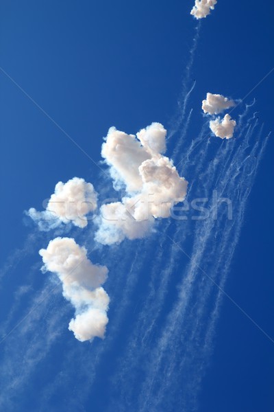 Błękitne niebo fajerwerków biały chmury dzień świetle Zdjęcia stock © lunamarina