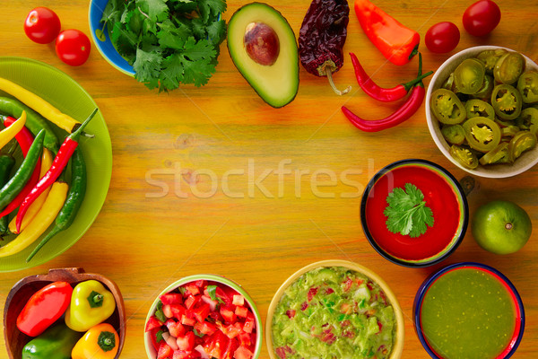 Stockfoto: Mexicaans · eten · gemengd · nachos · chili · saus · cheddar
