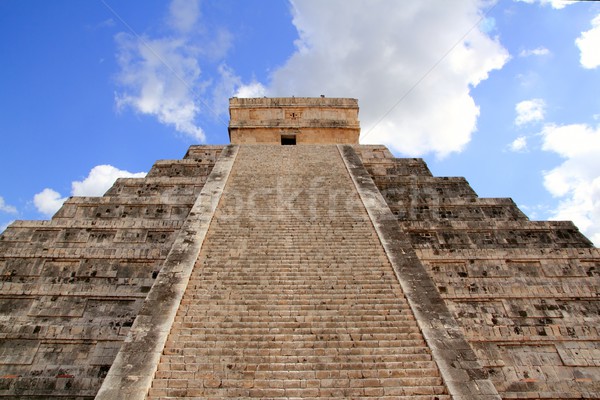 Chichen Itza Mayan Kukulcan pyramid in Mexico Stock photo © lunamarina