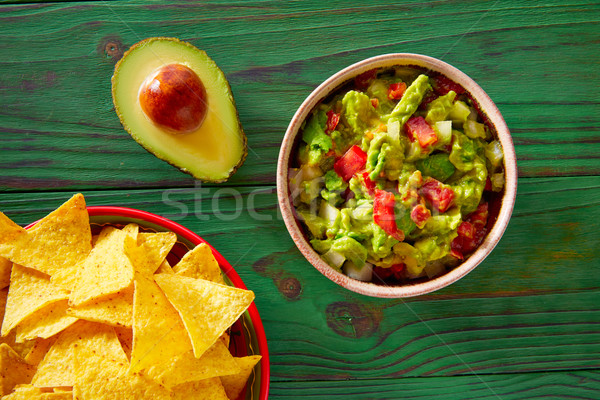 Foto d'archivio: Avocado · pomodori · nachos · cibo · messicano · alimentare · ristorante