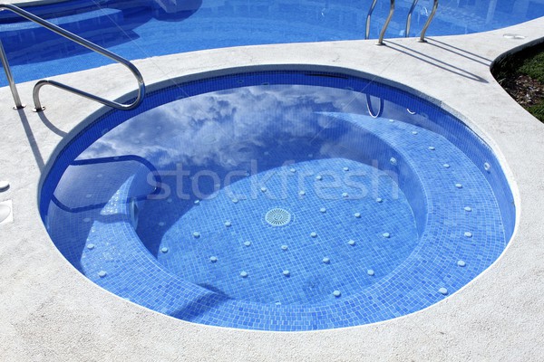 Jacuzzi zewnątrz niebieski basen szczęśliwy Zdjęcia stock © lunamarina