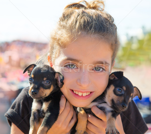 Gyerek lány játszik kutyakölyök kutyák mosolyog Stock fotó © lunamarina