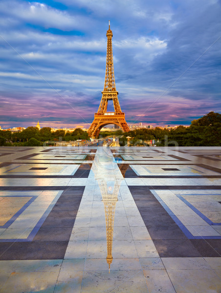 Tour Eiffel réflexion sol coucher du soleil bâtiment ville Photo stock © lunamarina